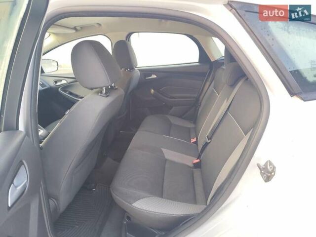 Білий Форд Фокус, об'ємом двигуна 2 л та пробігом 163 тис. км за 8500 $, фото 15 на Automoto.ua