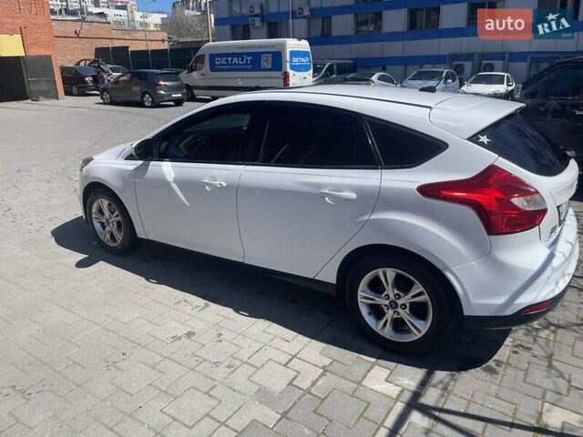 Форд Фокус 2014 в Хмельницком на Automoto.ua Белый Форд Фокус, объемом двигателя 2 л и пробегом 206 тыс. км за 7999 $, фото 8 на Automoto.ua