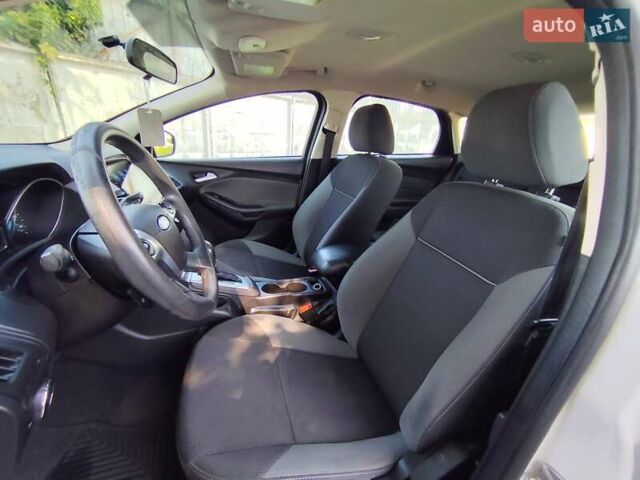 Белый Форд Фокус, объемом двигателя 2 л и пробегом 163 тыс. км за 7999 $, фото 11 на Automoto.ua