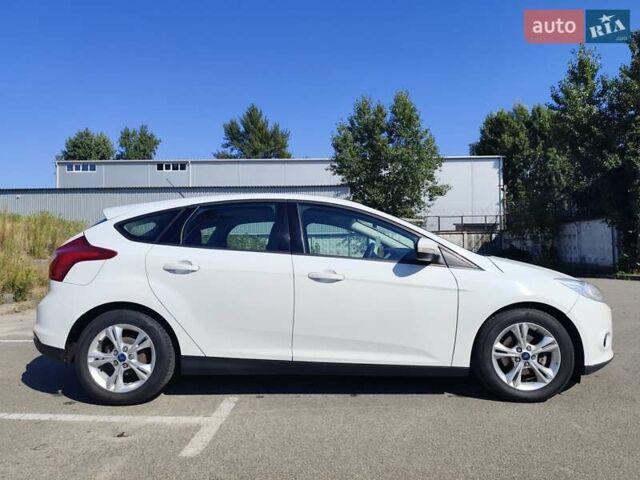 Белый Форд Фокус, объемом двигателя 2 л и пробегом 163 тыс. км за 7999 $, фото 4 на Automoto.ua