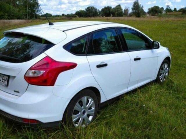 Білий Форд Фокус, об'ємом двигуна 1 л та пробігом 70 тис. км за 9500 $, фото 13 на Automoto.ua