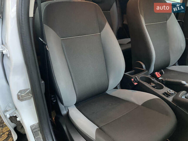 Форд Фокус 2014 в Одессе на Automoto.ua Белый Форд Фокус, объемом двигателя 1 л и пробегом 111 тыс. км за 4999 $, фото 20 на Automoto.ua