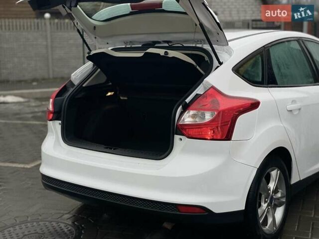 Белый Форд Фокус, объемом двигателя 2 л и пробегом 179 тыс. км за 7600 $, фото 10 на Automoto.ua