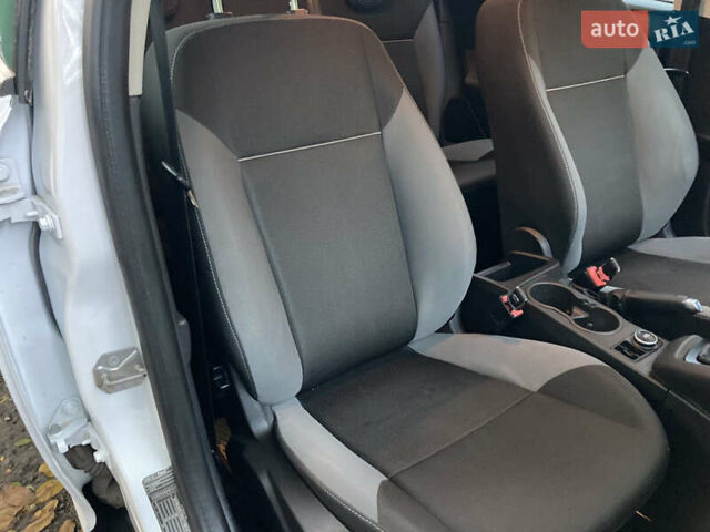 Форд Фокус 2014 в Одессе на Automoto.ua Белый Форд Фокус, объемом двигателя 1 л и пробегом 111 тыс. км за 4999 $, фото 19 на Automoto.ua