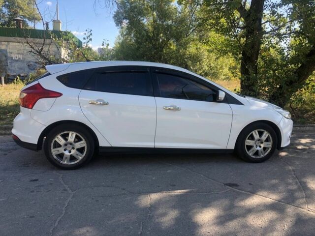 Білий Форд Фокус, об'ємом двигуна 1 л та пробігом 175 тис. км за 5999 $, фото 5 на Automoto.ua