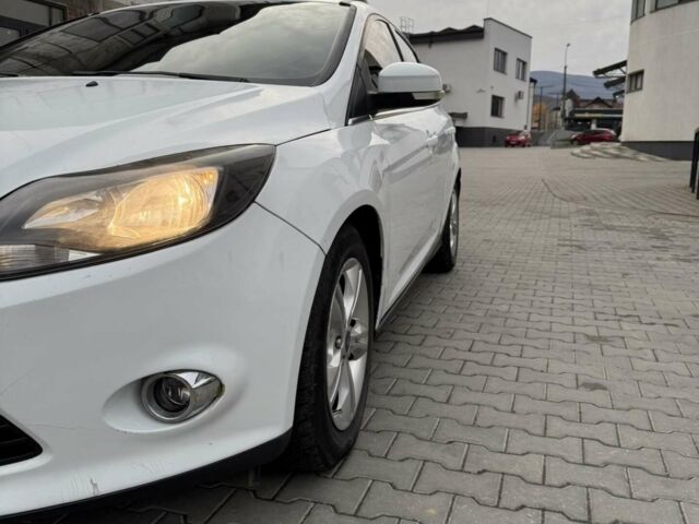 Білий Форд Фокус, об'ємом двигуна 1 л та пробігом 163 тис. км за 5000 $, фото 1 на Automoto.ua