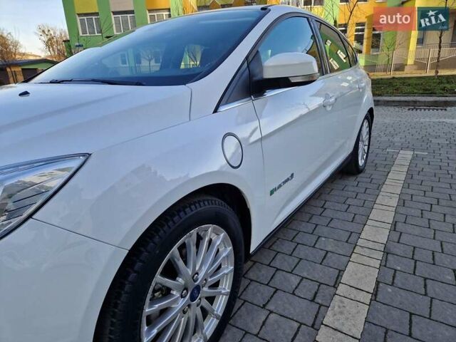 Білий Форд Фокус, об'ємом двигуна 0 л та пробігом 65 тис. км за 5999 $, фото 20 на Automoto.ua
