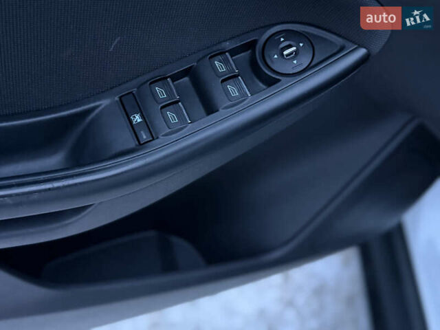 Білий Форд Фокус, об'ємом двигуна 1 л та пробігом 55 тис. км за 7900 $, фото 11 на Automoto.ua