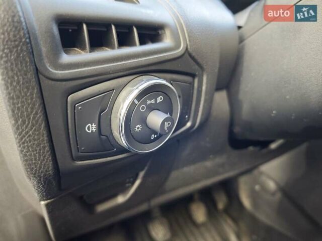 Белый Форд Фокус, объемом двигателя 1 л и пробегом 147 тыс. км за 6100 $, фото 24 на Automoto.ua