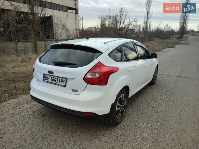 Белый Форд Фокус, объемом двигателя 1 л и пробегом 186 тыс. км за 7700 $, фото 1 на Automoto.ua