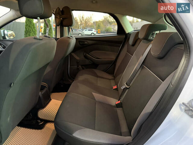 Форд Фокус 2014 в Одессе на Automoto.ua Белый Форд Фокус, объемом двигателя 1 л и пробегом 111 тыс. км за 5400 $, фото 8 на Automoto.ua