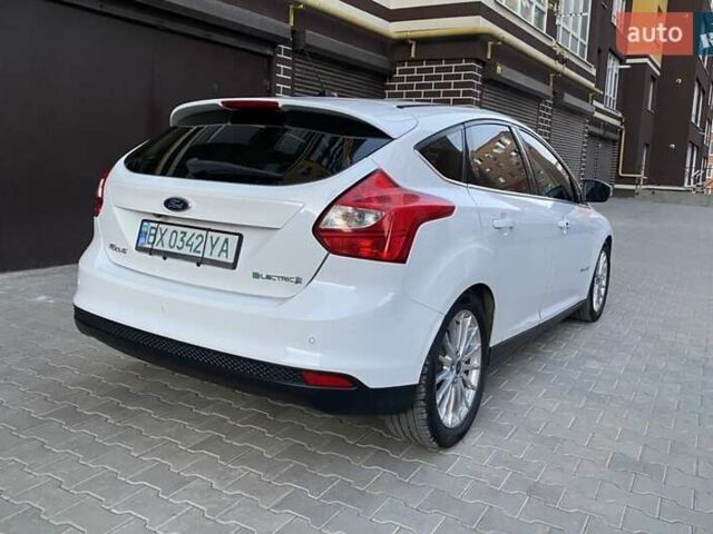Белый Форд Фокус, объемом двигателя 0 л и пробегом 118 тыс. км за 7400 $, фото 3 на Automoto.ua