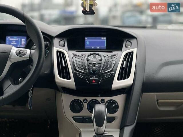 Белый Форд Фокус, объемом двигателя 2 л и пробегом 179 тыс. км за 7600 $, фото 17 на Automoto.ua