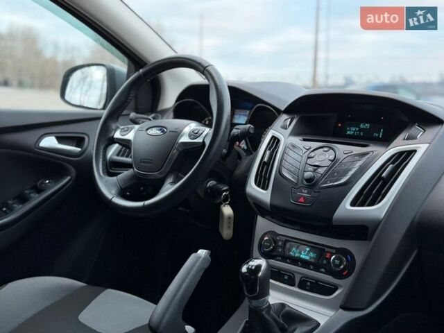 Белый Форд Фокус, объемом двигателя 1 л и пробегом 55 тыс. км за 7300 $, фото 25 на Automoto.ua