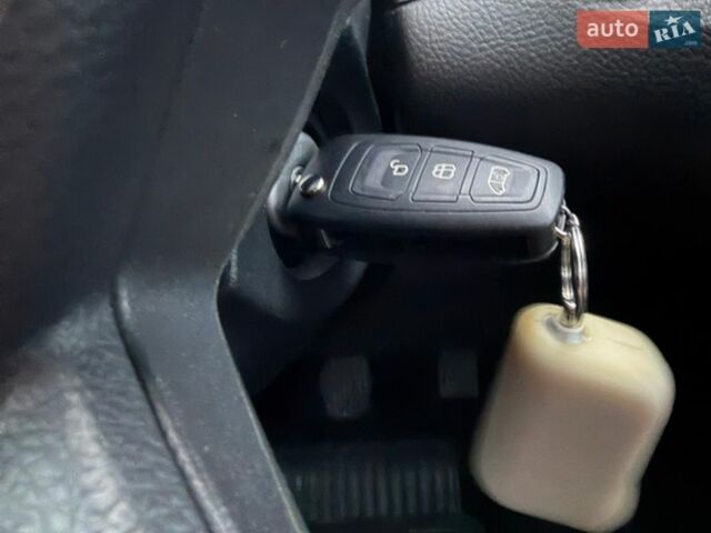 Білий Форд Фокус, об'ємом двигуна 1 л та пробігом 55 тис. км за 6900 $, фото 58 на Automoto.ua