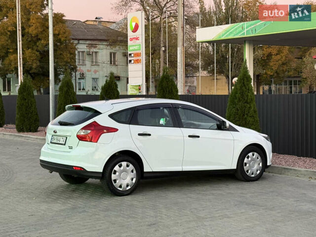 Форд Фокус 2014 в Одессе на Automoto.ua Белый Форд Фокус, объемом двигателя 1 л и пробегом 111 тыс. км за 5400 $, фото 4 на Automoto.ua
