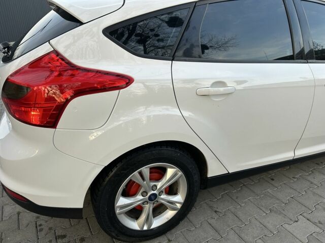 Белый Форд Фокус, объемом двигателя 2 л и пробегом 306 тыс. км за 6850 $, фото 9 на Automoto.ua