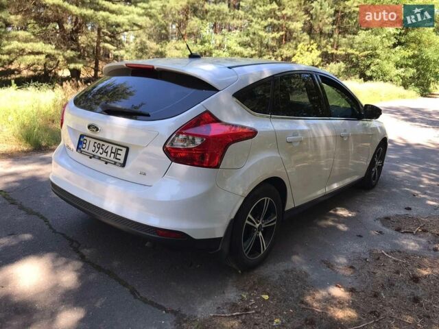 Белый Форд Фокус, объемом двигателя 2 л и пробегом 129 тыс. км за 8700 $, фото 4 на Automoto.ua