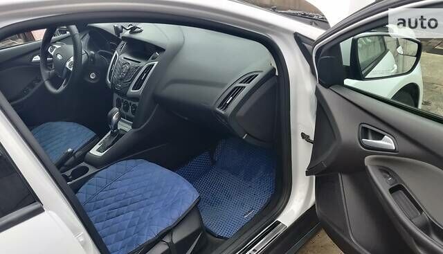 Білий Форд Фокус, об'ємом двигуна 2 л та пробігом 188 тис. км за 7900 $, фото 20 на Automoto.ua