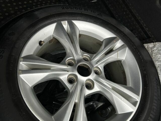 Білий Форд Фокус, об'ємом двигуна 2 л та пробігом 308 тис. км за 5950 $, фото 11 на Automoto.ua