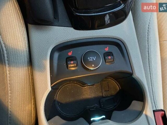 Белый Форд Фокус, объемом двигателя 0 л и пробегом 118 тыс. км за 7400 $, фото 20 на Automoto.ua