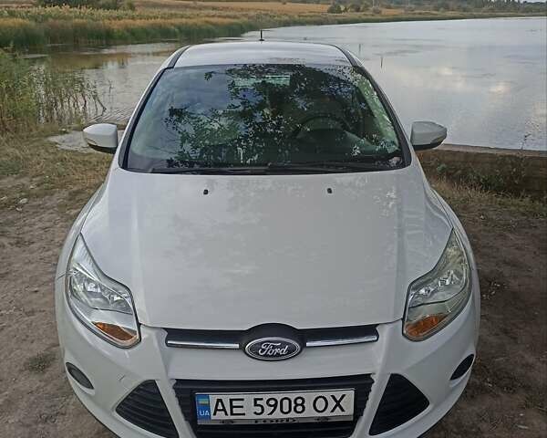 Белый Форд Фокус, объемом двигателя 2 л и пробегом 180 тыс. км за 7800 $, фото 5 на Automoto.ua
