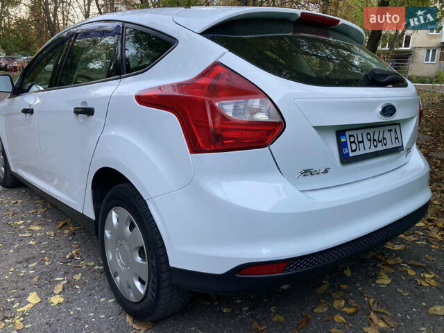 Форд Фокус 2014 в Одессе на Automoto.ua Белый Форд Фокус, объемом двигателя 1 л и пробегом 111 тыс. км за 4999 $, фото 8 на Automoto.ua