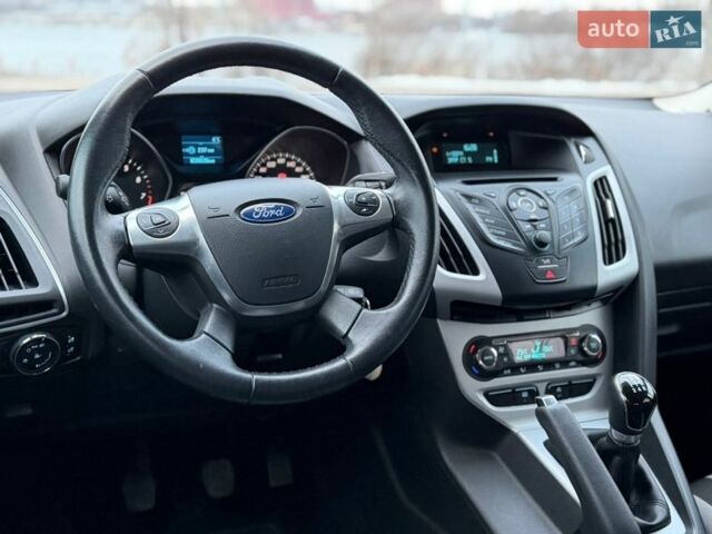 Білий Форд Фокус, об'ємом двигуна 1 л та пробігом 55 тис. км за 6900 $, фото 10 на Automoto.ua