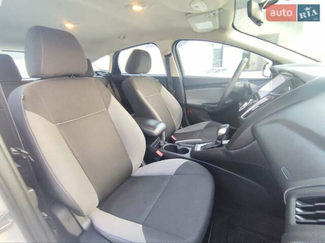 Білий Форд Фокус, об'ємом двигуна 2 л та пробігом 163 тис. км за 8500 $, фото 12 на Automoto.ua