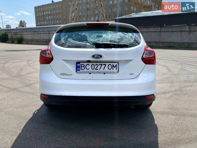 Білий Форд Фокус, об'ємом двигуна 2 л та пробігом 164 тис. км за 7499 $, фото 5 на Automoto.ua