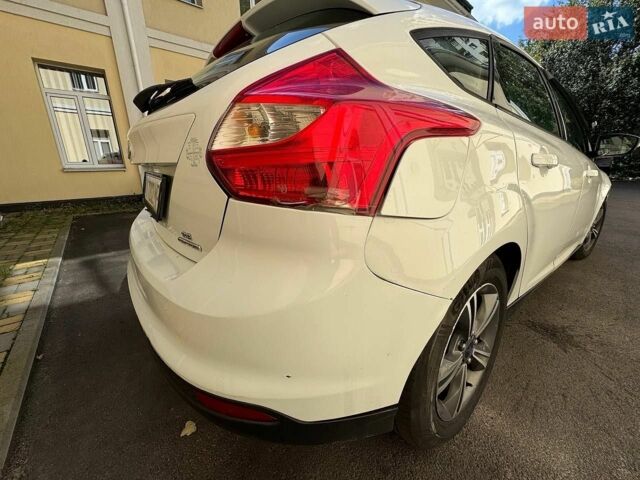Білий Форд Фокус, об'ємом двигуна 2 л та пробігом 152 тис. км за 6500 $, фото 9 на Automoto.ua