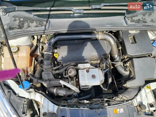 Белый Форд Фокус, объемом двигателя 1 л и пробегом 69 тыс. км за 8399 $, фото 21 на Automoto.ua