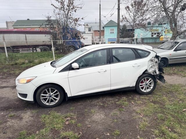 Белый Форд Фокус, объемом двигателя 2 л и пробегом 160 тыс. км за 3200 $, фото 3 на Automoto.ua