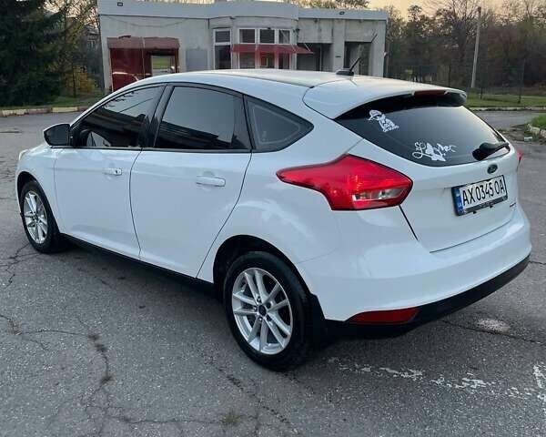 Білий Форд Фокус, об'ємом двигуна 2 л та пробігом 155 тис. км за 8500 $, фото 4 на Automoto.ua