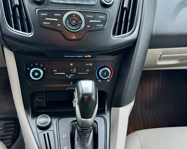 Белый Форд Фокус, объемом двигателя 2 л и пробегом 78 тыс. км за 9250 $, фото 12 на Automoto.ua