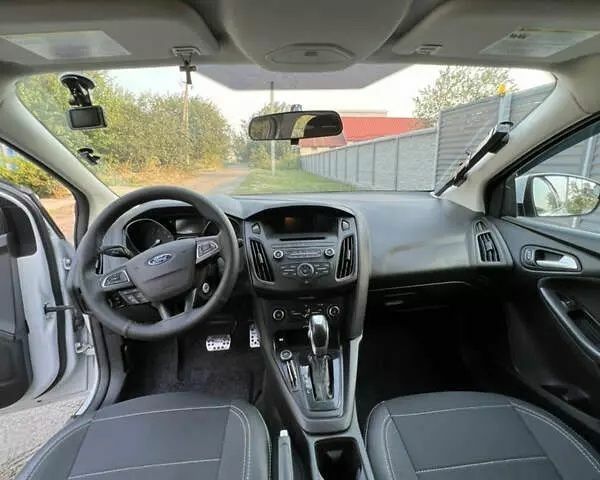 Білий Форд Фокус, об'ємом двигуна 2 л та пробігом 186 тис. км за 4350 $, фото 11 на Automoto.ua