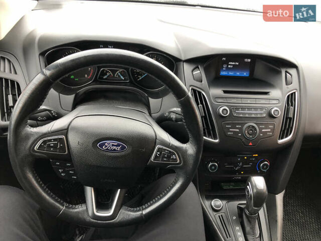 Білий Форд Фокус, об'ємом двигуна 2 л та пробігом 176 тис. км за 7800 $, фото 25 на Automoto.ua