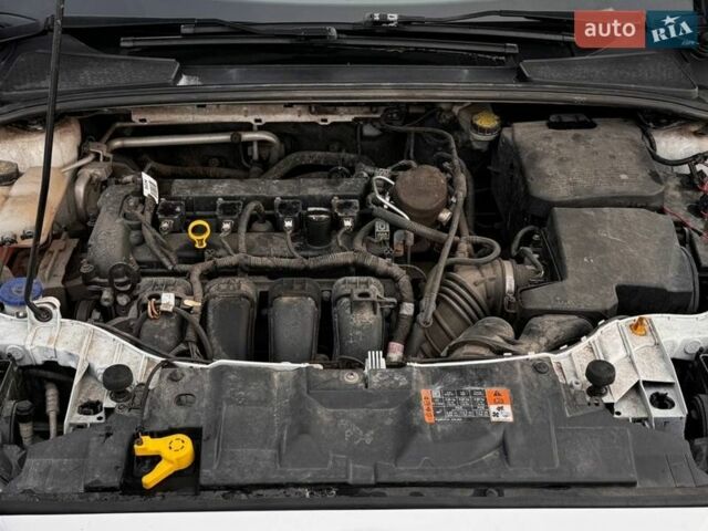 Белый Форд Фокус, объемом двигателя 2 л и пробегом 113 тыс. км за 6999 $, фото 16 на Automoto.ua