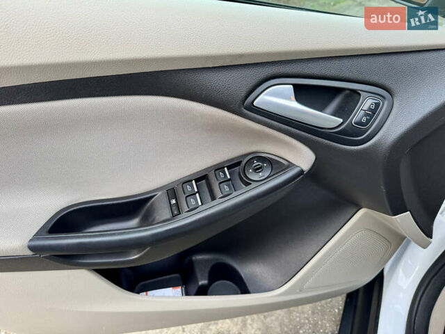 Белый Форд Фокус, объемом двигателя 2 л и пробегом 78 тыс. км за 9250 $, фото 16 на Automoto.ua