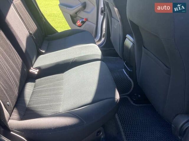 Белый Форд Фокус, объемом двигателя 2 л и пробегом 173 тыс. км за 8400 $, фото 7 на Automoto.ua