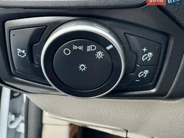 Белый Форд Фокус, объемом двигателя 2 л и пробегом 78 тыс. км за 9250 $, фото 22 на Automoto.ua