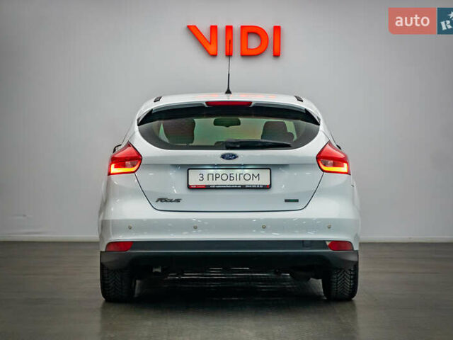 Белый Форд Фокус, объемом двигателя 1 л и пробегом 80 тыс. км за 10367 $, фото 5 на Automoto.ua
