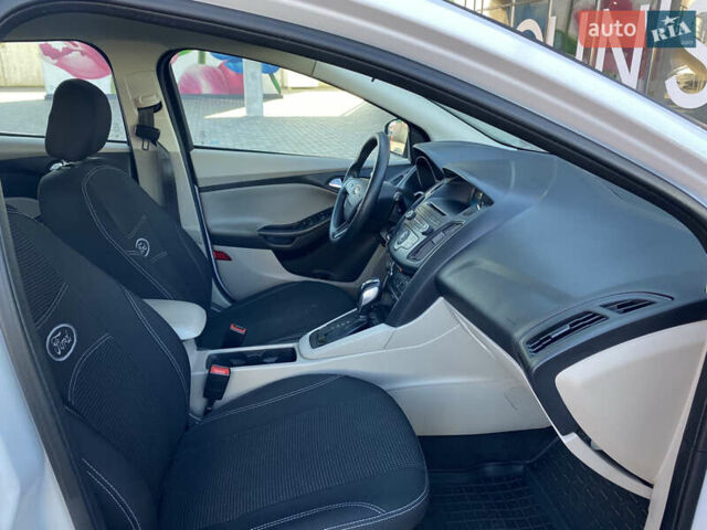 Белый Форд Фокус, объемом двигателя 2 л и пробегом 163 тыс. км за 8350 $, фото 20 на Automoto.ua