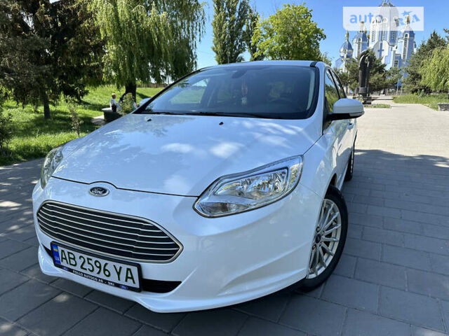 Белый Форд Фокус, объемом двигателя 0 л и пробегом 70 тыс. км за 7250 $, фото 7 на Automoto.ua