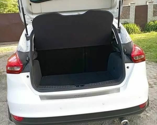 Білий Форд Фокус, об'ємом двигуна 2 л та пробігом 186 тис. км за 4350 $, фото 13 на Automoto.ua