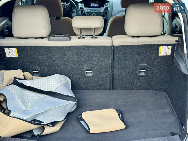 Белый Форд Фокус, объемом двигателя 2 л и пробегом 78 тыс. км за 9250 $, фото 27 на Automoto.ua