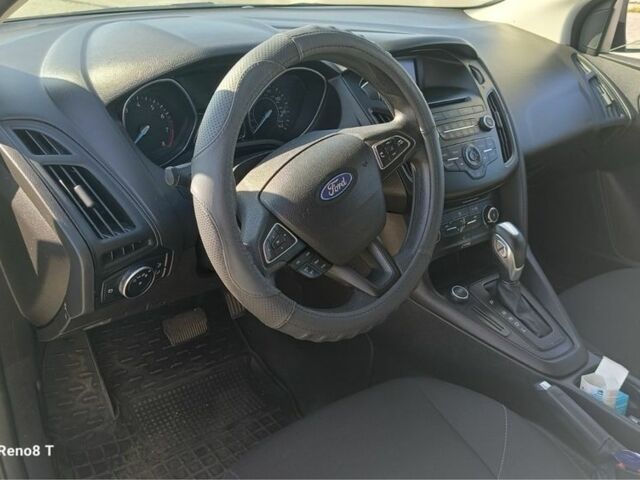 Белый Форд Фокус, объемом двигателя 2 л и пробегом 207 тыс. км за 7700 $, фото 6 на Automoto.ua