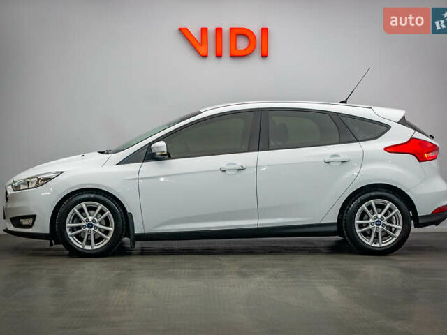 Белый Форд Фокус, объемом двигателя 1 л и пробегом 80 тыс. км за 10367 $, фото 2 на Automoto.ua