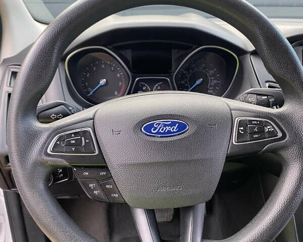 Белый Форд Фокус, объемом двигателя 2 л и пробегом 248 тыс. км за 7100 $, фото 40 на Automoto.ua