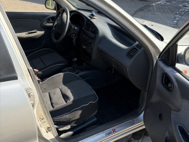 Білий Форд Фокус, об'ємом двигуна 2 л та пробігом 168 тис. км за 6600 $, фото 5 на Automoto.ua